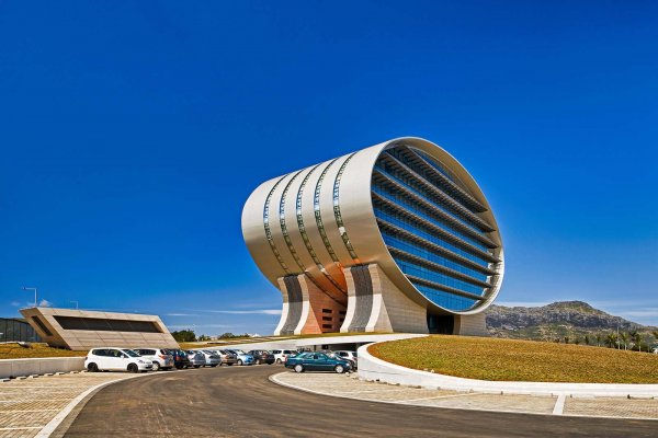 the-mauritius-commercial-bank-ebene-jean-francois-koenig-main-view