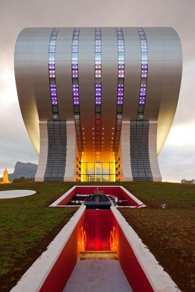 the-mauritius-commercial-bank-ebene_jean-francois-koenig-a-colorful-affair