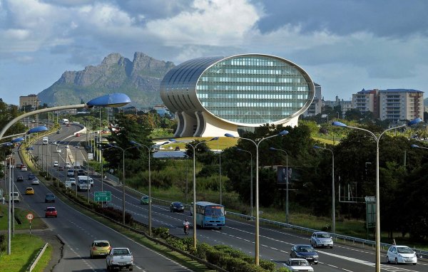 the-mauritius-commercial-bank-ebene_jean-francois-koenig-highway-view